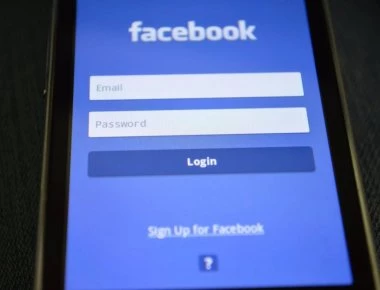 Το facebook παραδέχεται τα λάθη του – Οργή από τους εργαζομένους